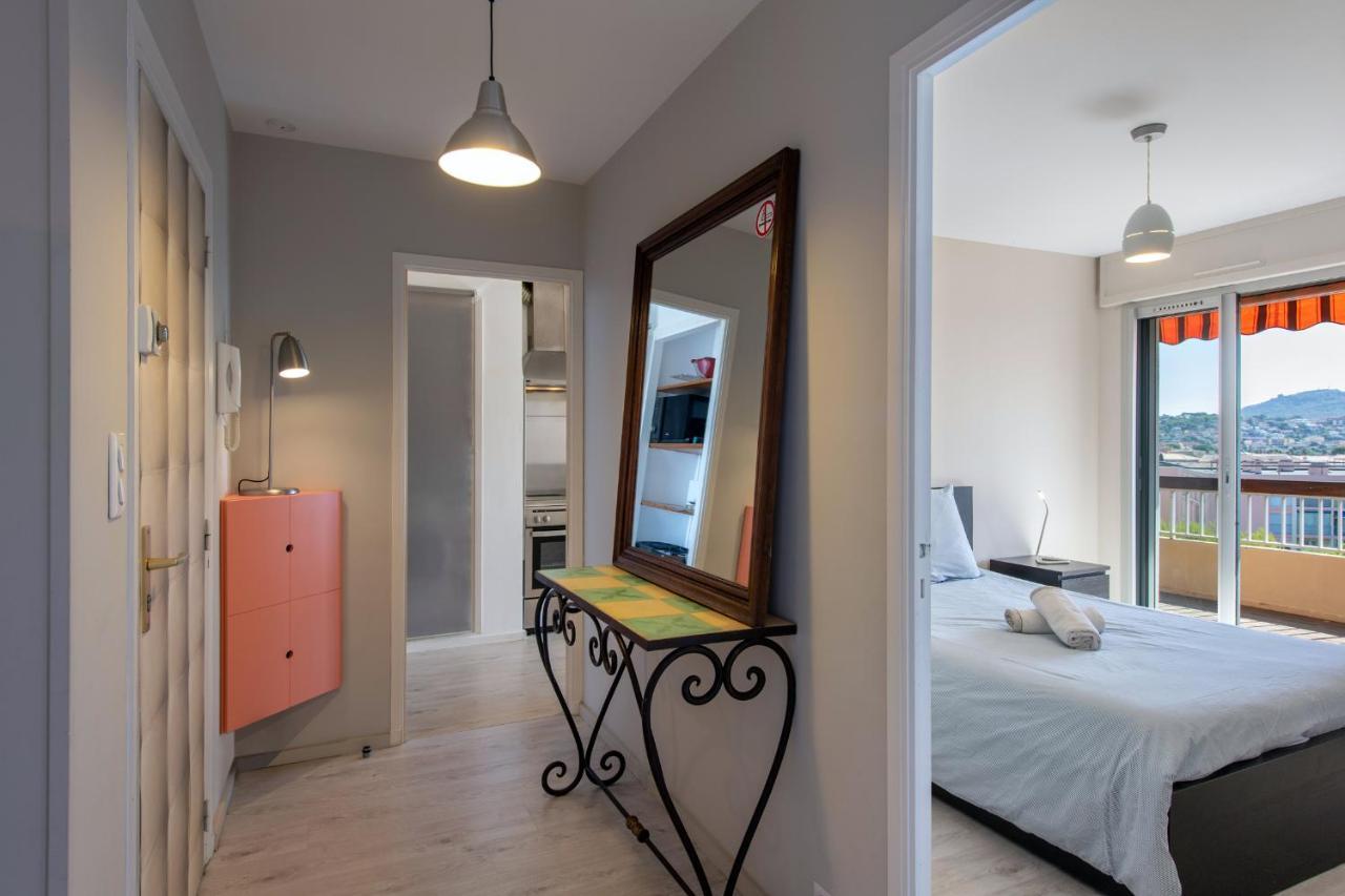 Le Cadet - Vue Panoramique Ville Et Baie De Sanary Sur Mer, Parking & Terrasse - 2 A 4 Pers Kültér fotó